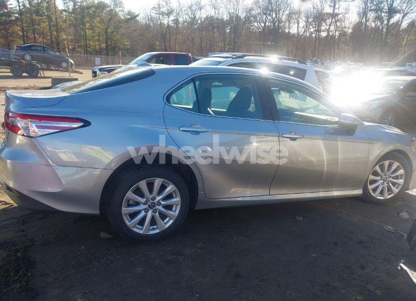 Photo 13 of 2019 Toyota Camry LE (VIN 4T1B11HK8KU242964)