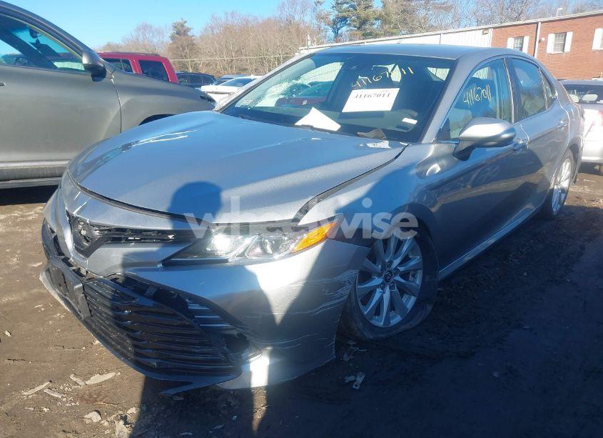 Photo 2 of 2019 Toyota Camry LE (VIN 4T1B11HK8KU242964)