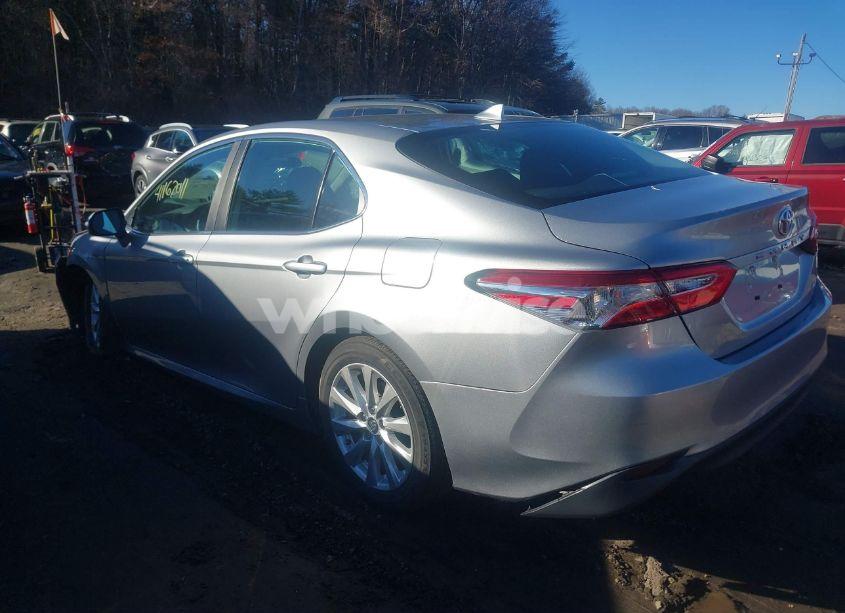 Photo 3 of 2019 Toyota Camry LE (VIN 4T1B11HK8KU242964)