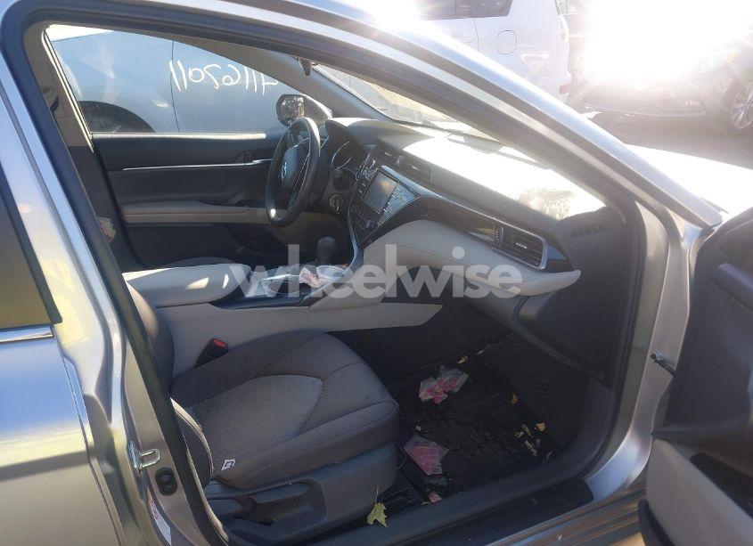 Photo 5 of 2019 Toyota Camry LE (VIN 4T1B11HK8KU242964)