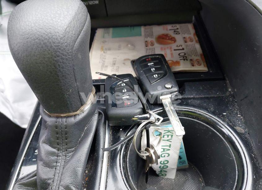 Photo 11 of 2019 Toyota Camry LE (VIN 4T1B11HK8KU247310)