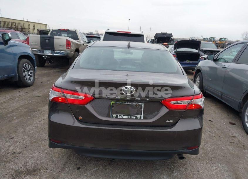 Photo 17 of 2019 Toyota Camry LE (VIN 4T1B11HK8KU247310)