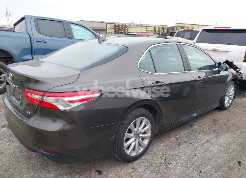Photo 4 of 2019 Toyota Camry LE (VIN 4T1B11HK8KU247310)