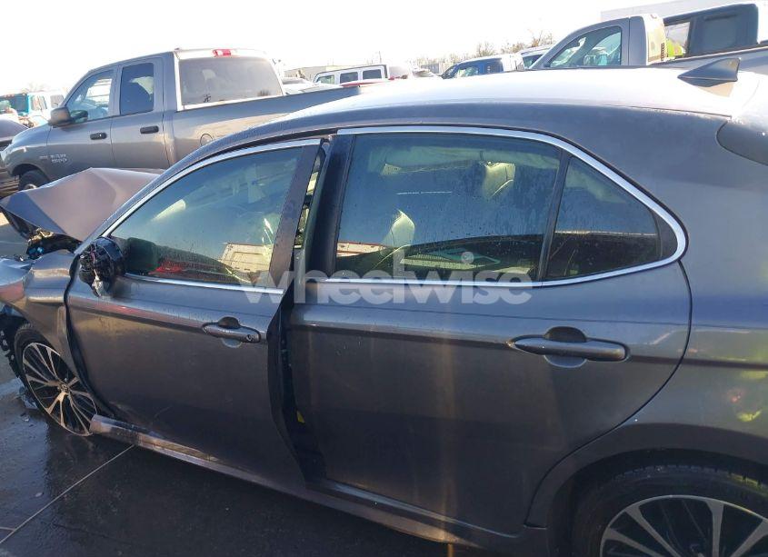 Photo 14 of 2019 Toyota Camry SE (VIN 4T1B11HK8KU248618)