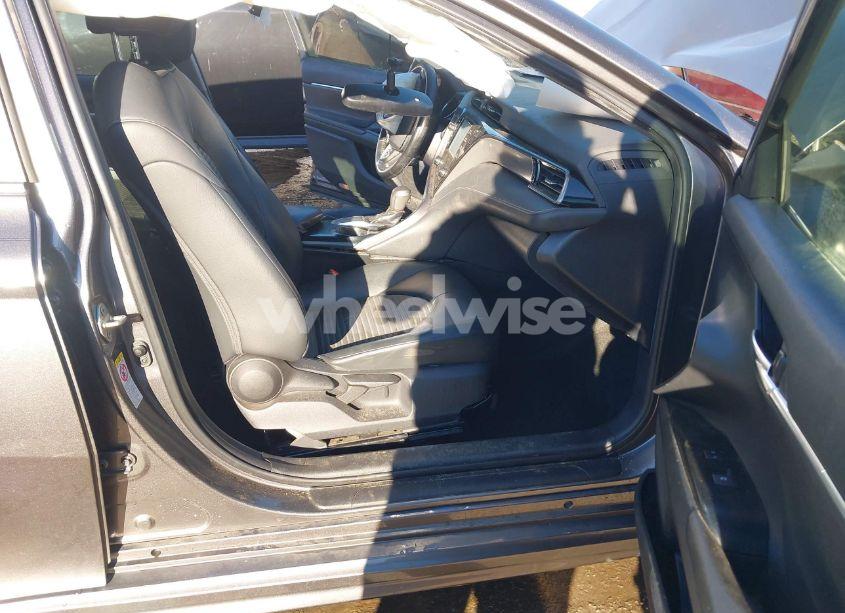 Photo 5 of 2019 Toyota Camry SE (VIN 4T1B11HK8KU248618)