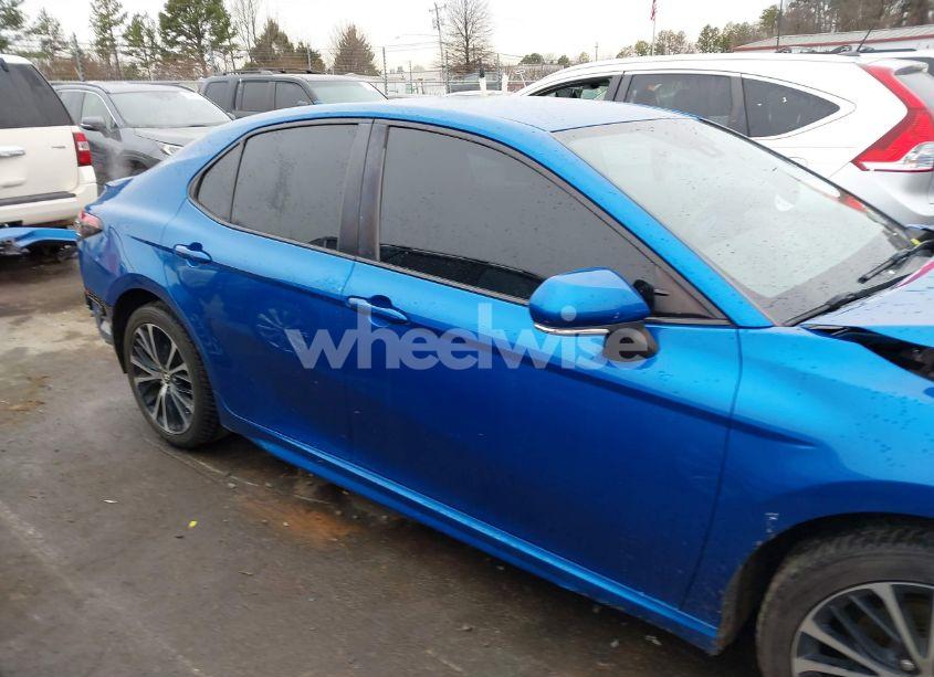 Photo 14 of 2019 Toyota Camry SE (VIN 4T1B11HK8KU262180)