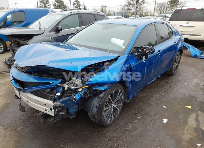 Photo 2 of 2019 Toyota Camry SE (VIN 4T1B11HK8KU262180)