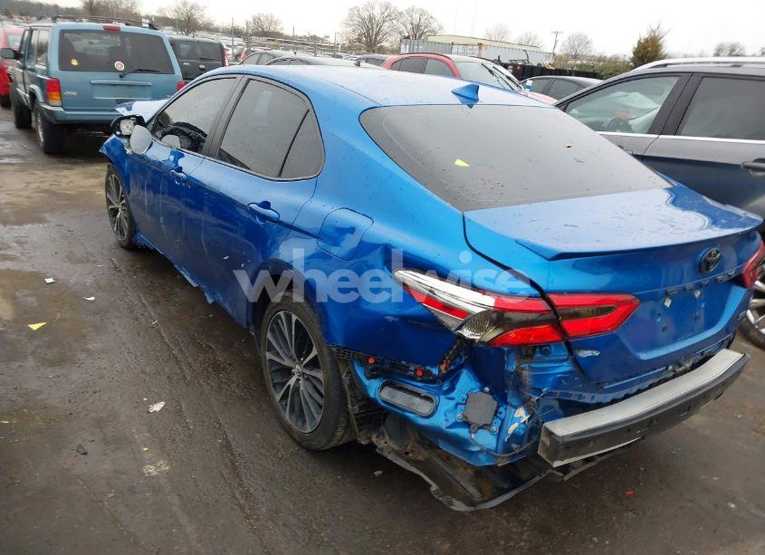 Photo 3 of 2019 Toyota Camry SE (VIN 4T1B11HK8KU262180)