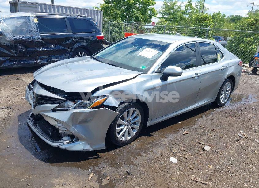 Photo 2 of 2019 Toyota Camry LE (VIN 4T1B11HK8KU269257)