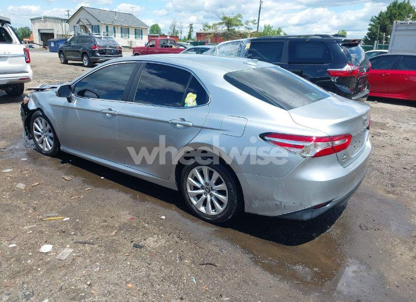 Photo 3 of 2019 Toyota Camry LE (VIN 4T1B11HK8KU269257)