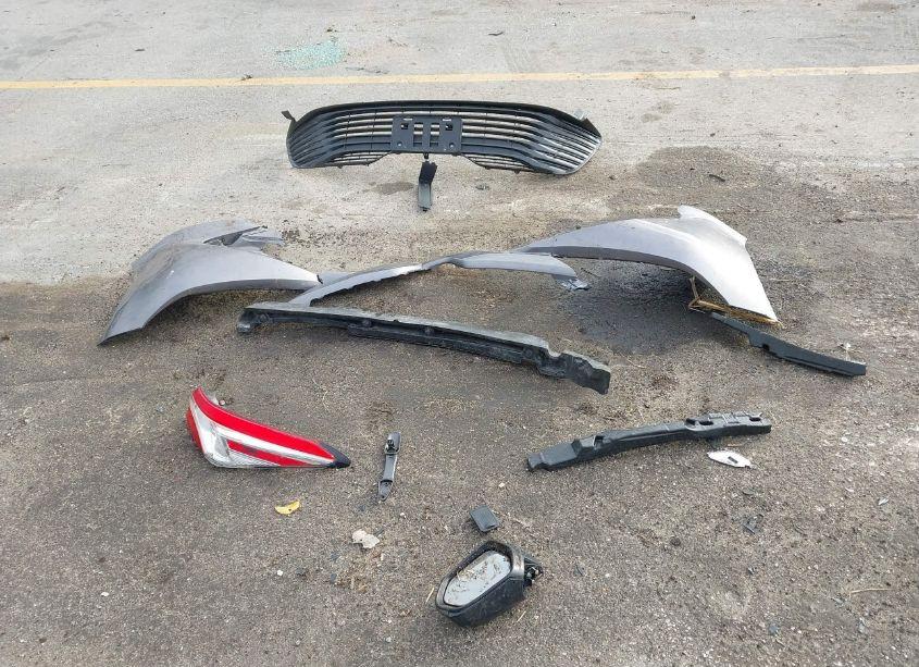 Photo 12 of 2019 Toyota Camry LE (VIN 4T1B11HK8KU688533)