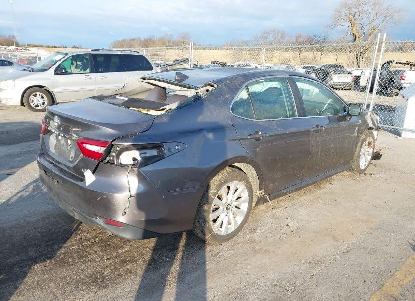 Photo 4 of 2019 Toyota Camry LE (VIN 4T1B11HK8KU688533)