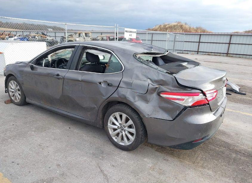 Photo 6 of 2019 Toyota Camry LE (VIN 4T1B11HK8KU688533)