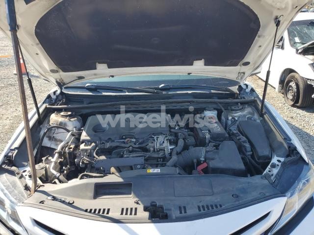 Photo 5 of 2019 TOYOTA CAMRY L (VIN 4T1B11HK8KU692758)