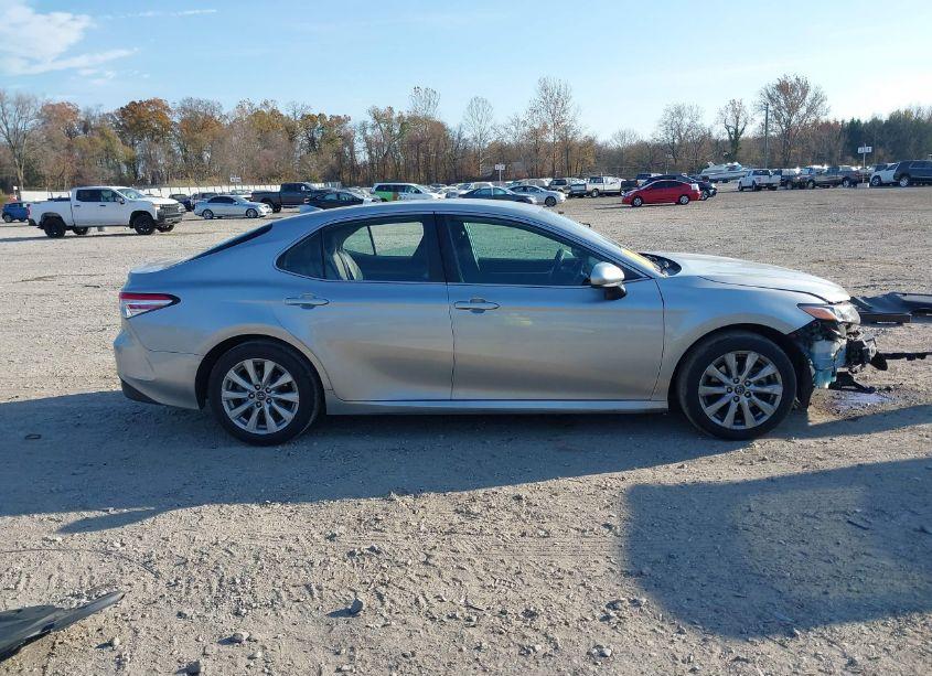 Photo 13 of 2019 Toyota Camry LE (VIN 4T1B11HK8KU693893)