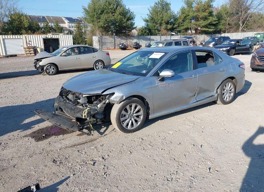 Photo 2 of 2019 Toyota Camry LE (VIN 4T1B11HK8KU693893)