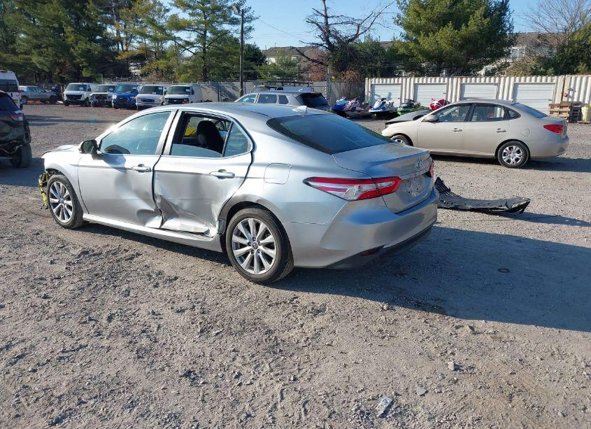 Photo 3 of 2019 Toyota Camry LE (VIN 4T1B11HK8KU693893)