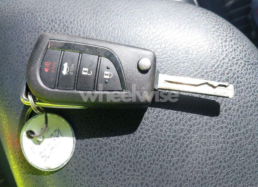 Photo 11 of 2019 Toyota Camry SE (VIN 4T1B11HK8KU695076)