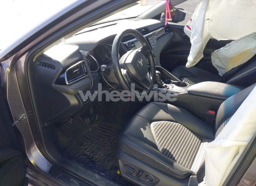 Photo 5 of 2019 Toyota Camry SE (VIN 4T1B11HK8KU695076)
