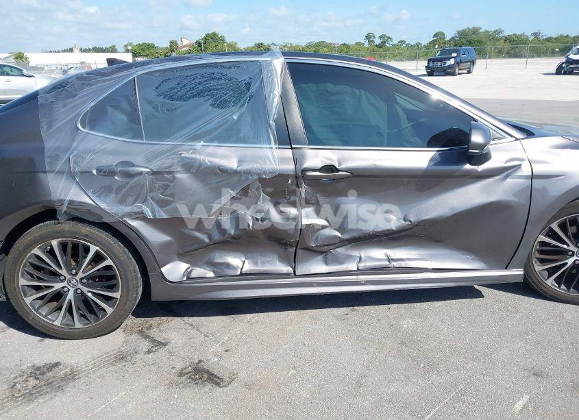 Photo 6 of 2019 Toyota Camry SE (VIN 4T1B11HK8KU695076)