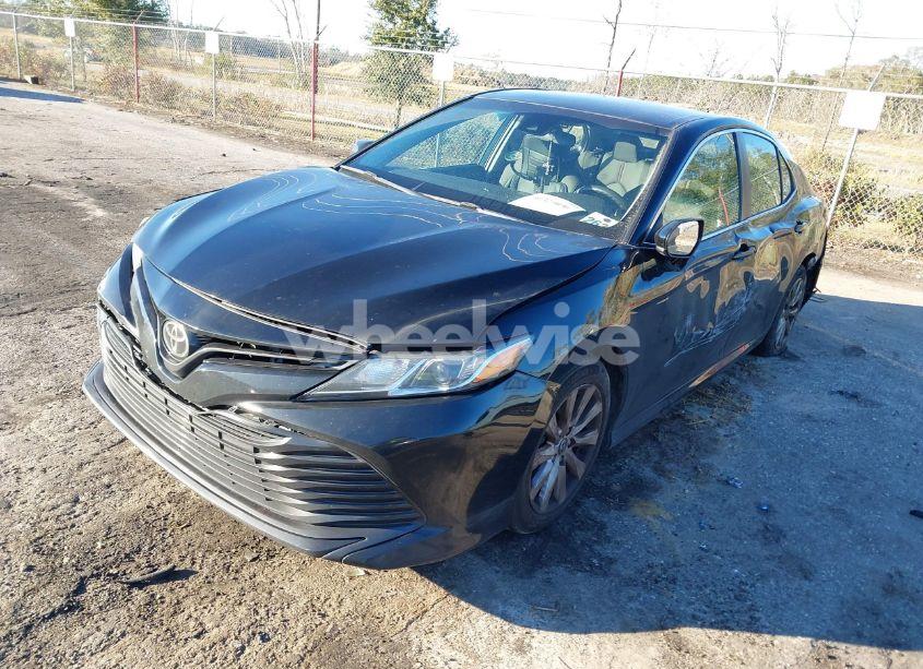 Photo 2 of 2019 Toyota Camry LE (VIN 4T1B11HK8KU703709)