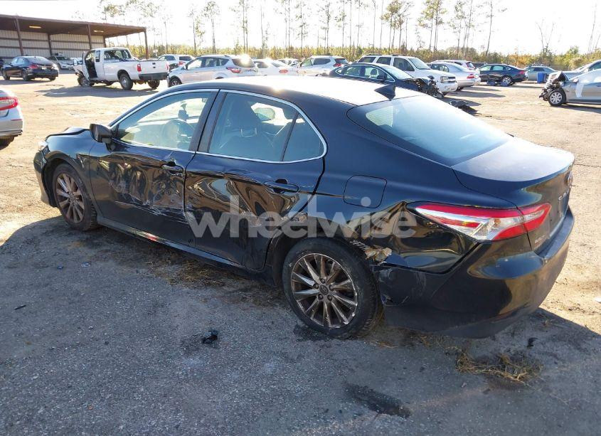 Photo 3 of 2019 Toyota Camry LE (VIN 4T1B11HK8KU703709)