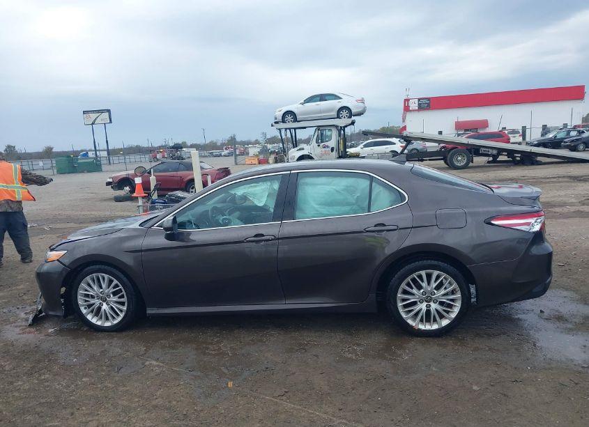 Photo 14 of 2019 Toyota Camry XLE (VIN 4T1B11HK8KU706156)