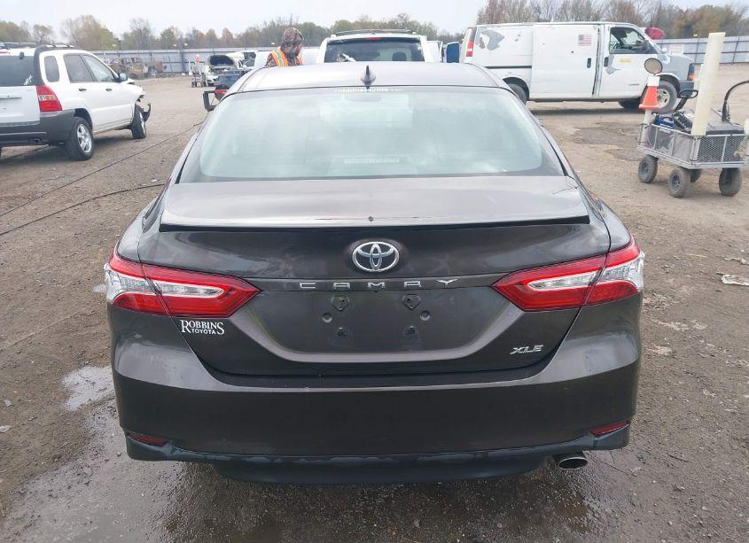 Photo 16 of 2019 Toyota Camry XLE (VIN 4T1B11HK8KU706156)
