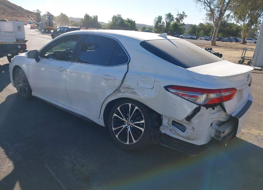 Photo 3 of 2019 Toyota Camry SE (VIN 4T1B11HK8KU714354)
