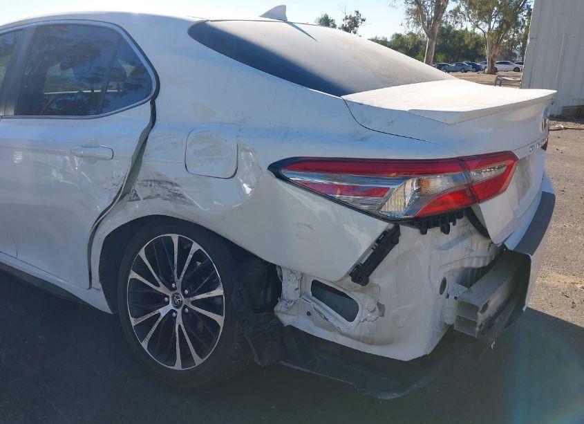 Photo 6 of 2019 Toyota Camry SE (VIN 4T1B11HK8KU714354)