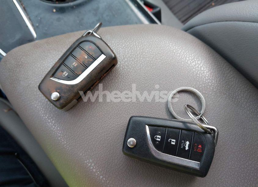 Photo 11 of 2019 Toyota Camry SE (VIN 4T1B11HK8KU715603)