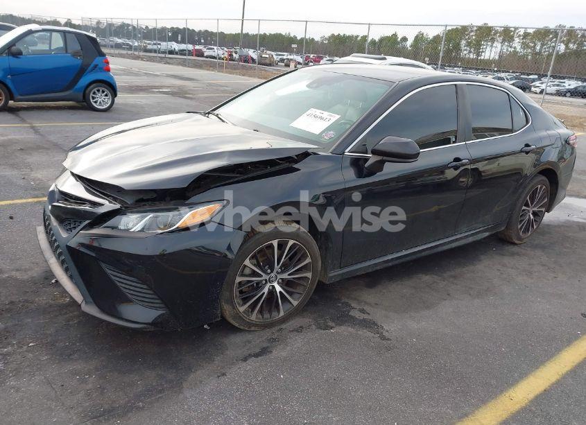 Photo 2 of 2019 Toyota Camry SE (VIN 4T1B11HK8KU715603)