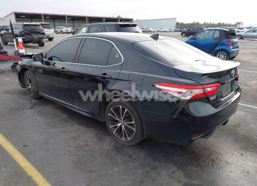 Photo 3 of 2019 Toyota Camry SE (VIN 4T1B11HK8KU715603)