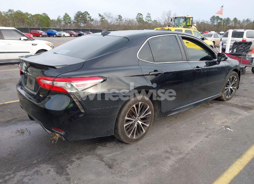 Photo 4 of 2019 Toyota Camry SE (VIN 4T1B11HK8KU715603)