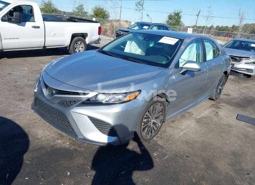 Photo 2 of 2019 Toyota Camry SE (VIN 4T1B11HK8KU718792)
