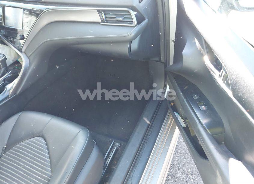 Photo 5 of 2019 Toyota Camry SE (VIN 4T1B11HK8KU718792)