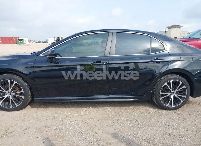 Photo 14 of 2019 Toyota Camry SE (VIN 4T1B11HK8KU721269)