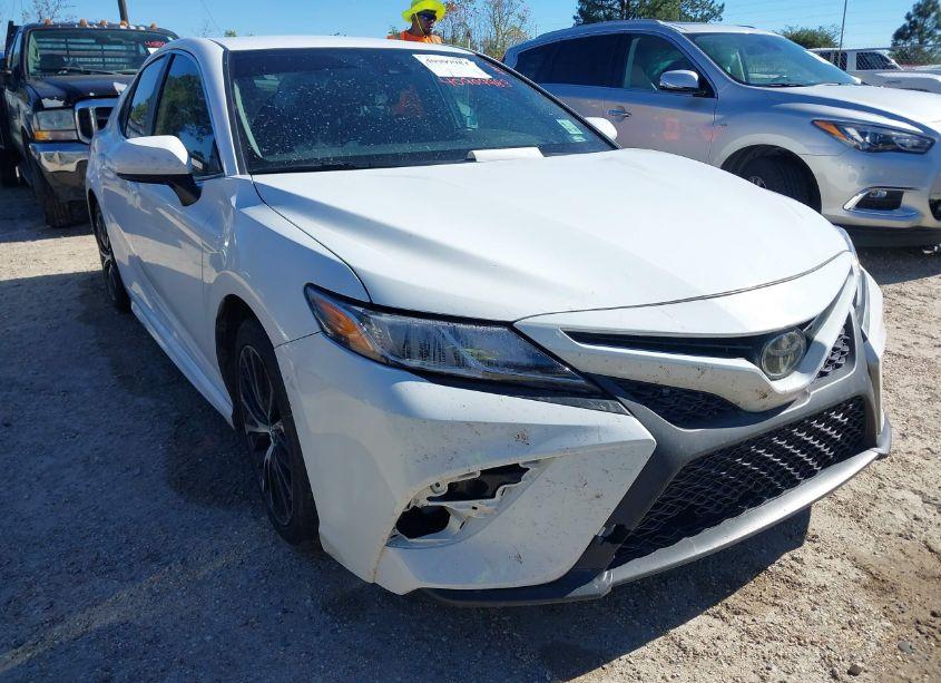 Photo 6 of 2019 Toyota Camry SE (VIN 4T1B11HK8KU733244)
