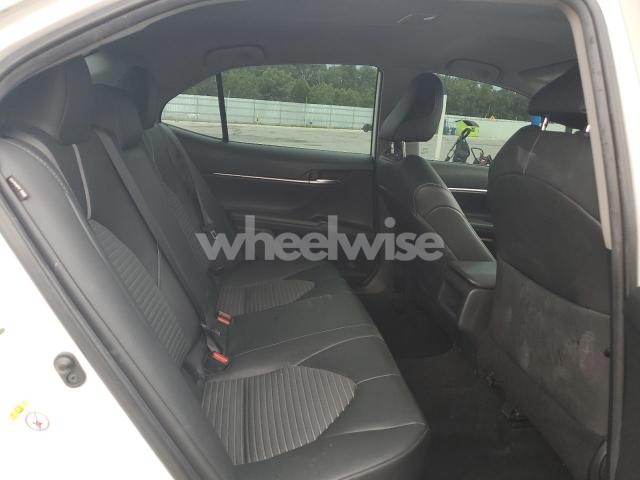 Photo 2 of 2019 TOYOTA CAMRY L (VIN 4T1B11HK8KU735317)