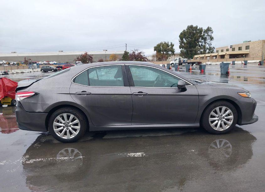 Photo 13 of 2019 Toyota Camry LE (VIN 4T1B11HK8KU759701)