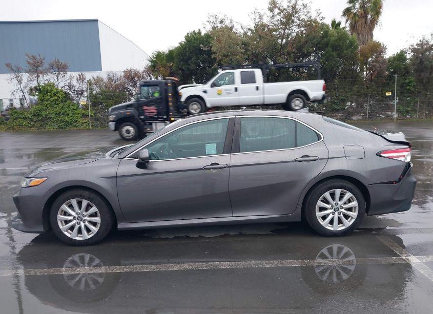 Photo 14 of 2019 Toyota Camry LE (VIN 4T1B11HK8KU759701)