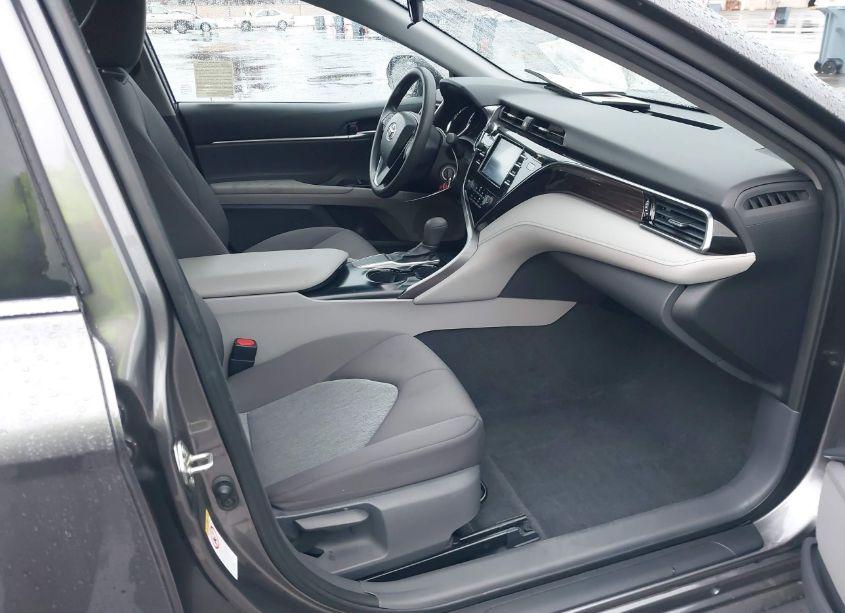 Photo 5 of 2019 Toyota Camry LE (VIN 4T1B11HK8KU759701)