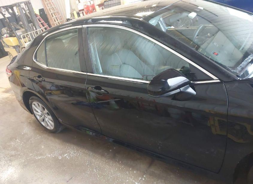 Photo 13 of 2019 Toyota Camry LE (VIN 4T1B11HK8KU767880)