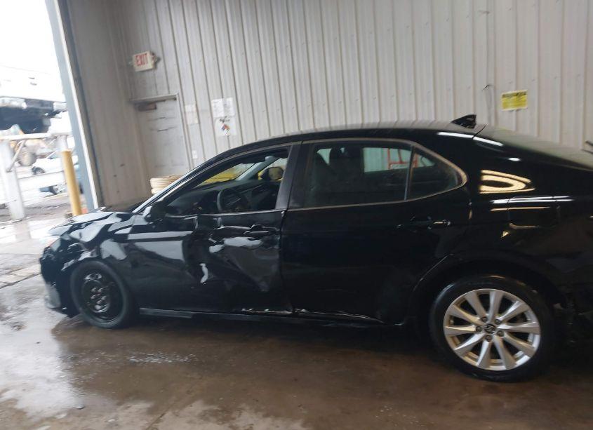 Photo 14 of 2019 Toyota Camry LE (VIN 4T1B11HK8KU767880)