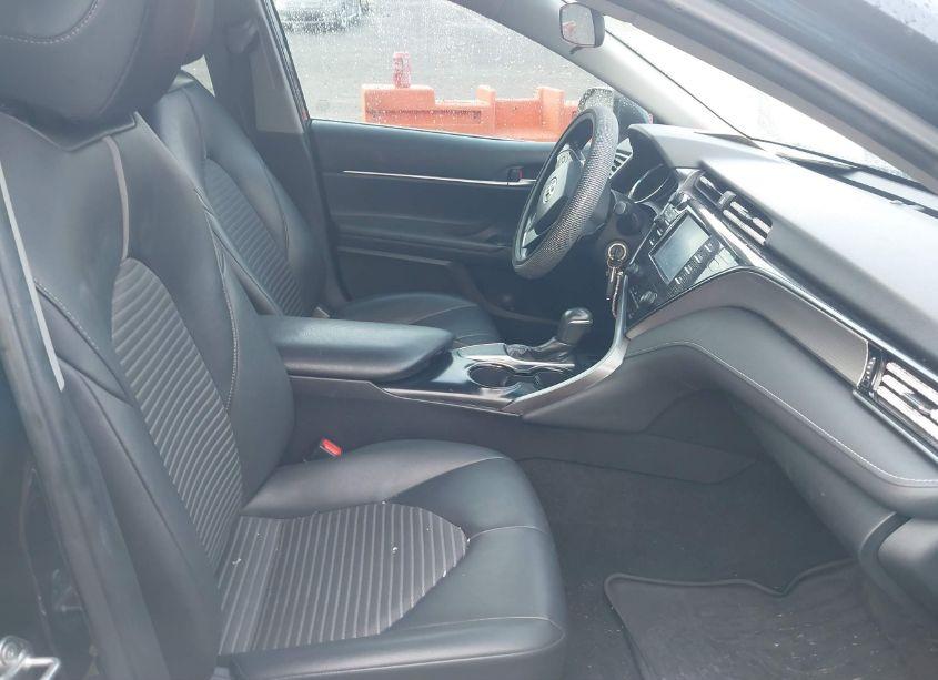 Photo 5 of 2019 Toyota Camry SE (VIN 4T1B11HK8KU778393)
