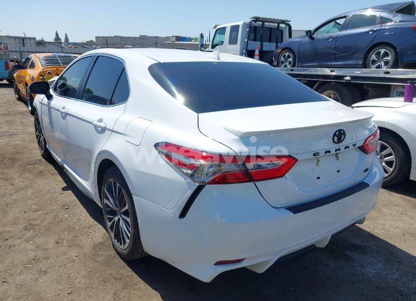 Photo 3 of 2019 Toyota Camry SE (VIN 4T1B11HK8KU789264)