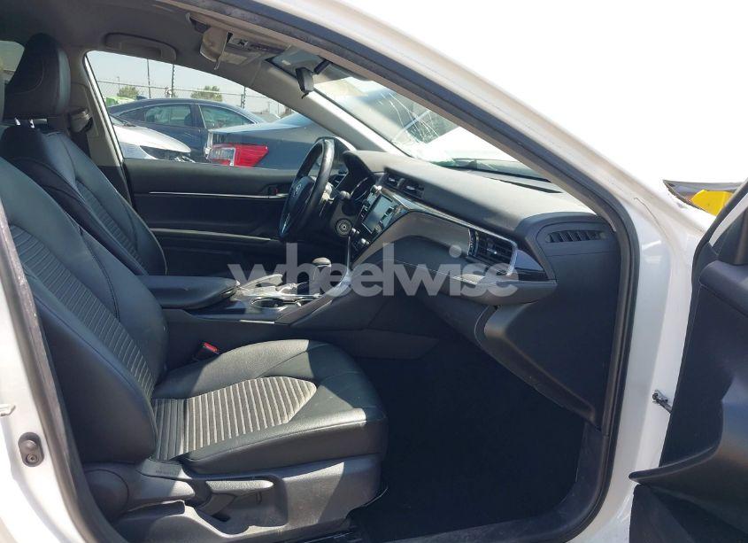 Photo 5 of 2019 Toyota Camry SE (VIN 4T1B11HK8KU789264)