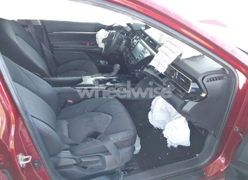 Photo 5 of 2019 Toyota Camry LE (VIN 4T1B11HK8KU804619)