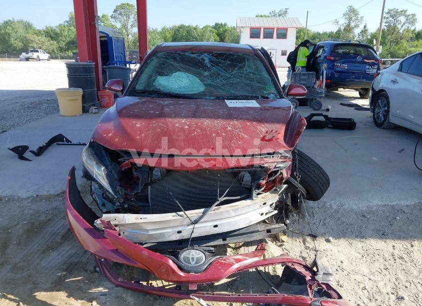 Photo 6 of 2019 Toyota Camry LE (VIN 4T1B11HK8KU804619)