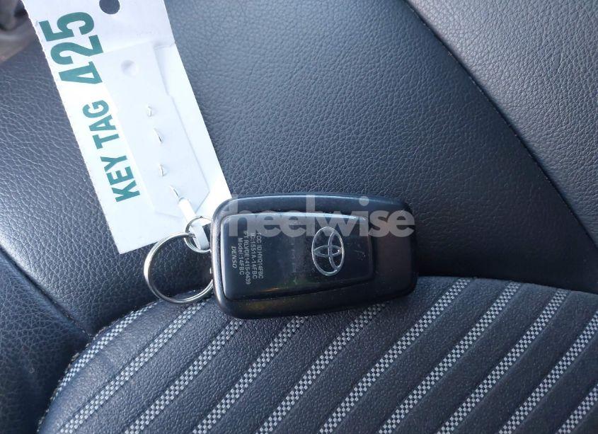 Photo 11 of 2019 Toyota Camry SE (VIN 4T1B11HK8KU808024)